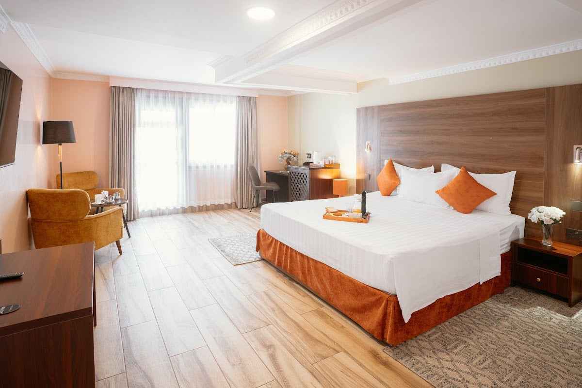 Deluxe Room with Balcony & Bathtub